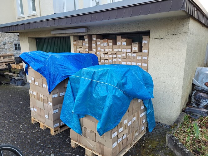 La destruction commence : premier chargement de CDs prêt à partir (Photo : Dabringhaus und Grimm)