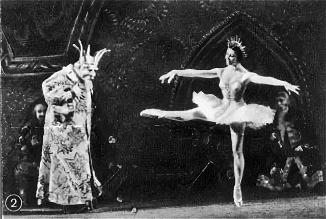 Scène du spectacle Le Petit Cheval bossu. Photo — Archives du théâtre.